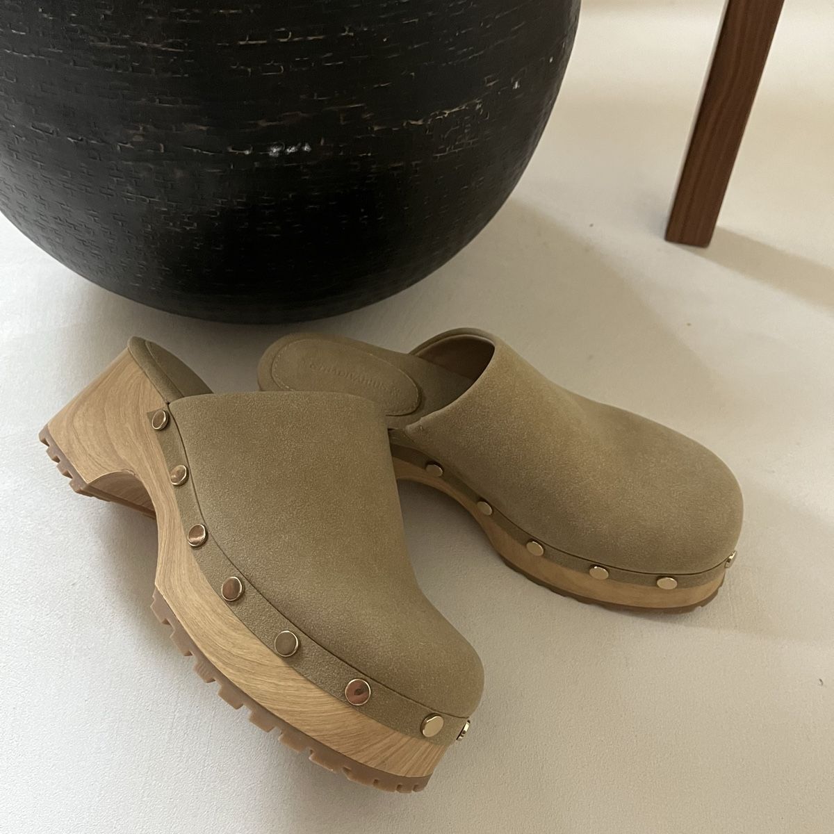 Scarpe da donna: Coole Clogs Gr. 39 mit Nieten – Nuovo (secondo la descrizione) da Buochs venduto da charlie18 1