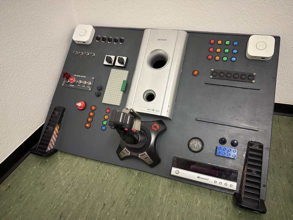 Kits de montage: Raumschiff Cockpit – D'occasion à Schaffhausen par Coolhand
