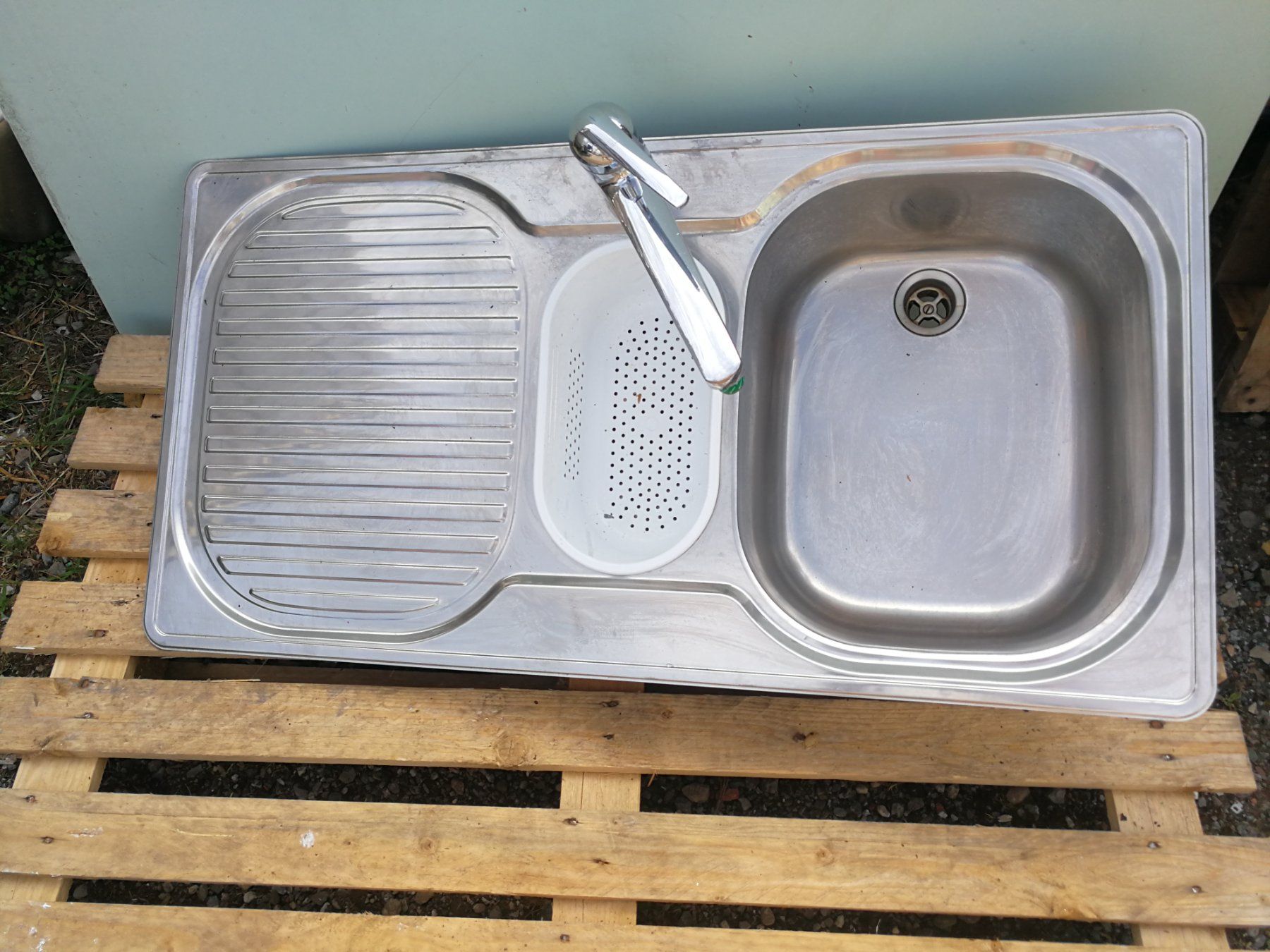 Spüle inkl. schwenkbarer Wasserhahn (Gebraucht) in Spreitenbach für CHF 80 – nur Abholung auf Ricardo kaufen