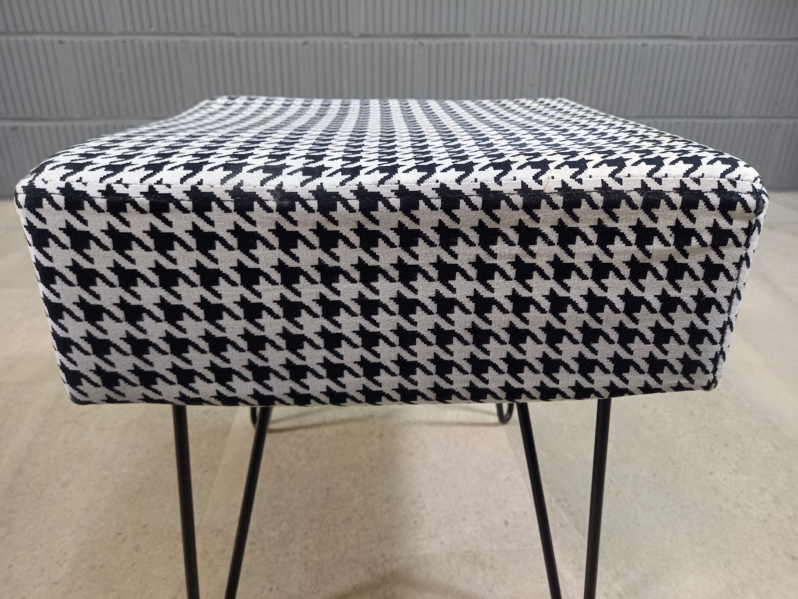 Sgabelli: Polsterhöcker Ottomane Beistellhocker Höcker Hocker – Usato da Nottwil venduto da Wondewa-Shop 7