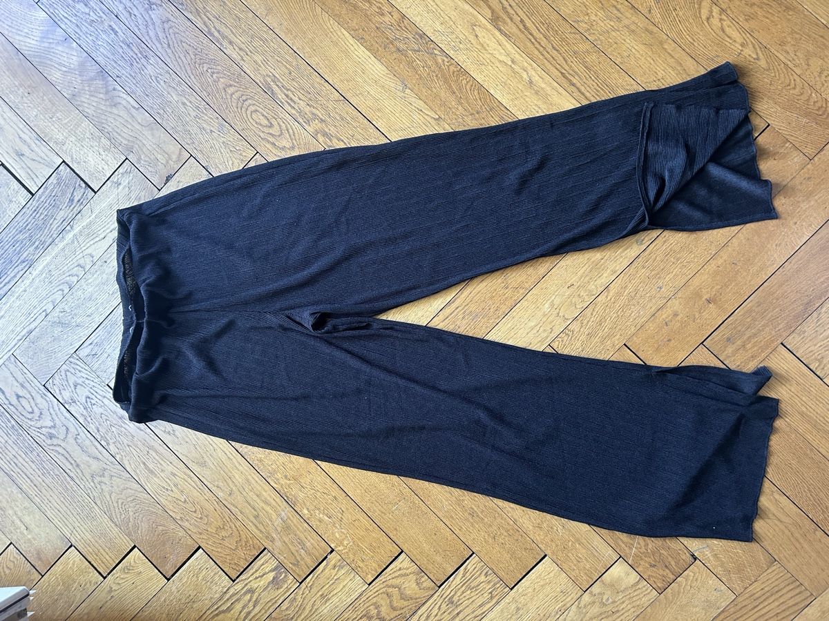 Hosen: Leichte Hose mit Schlitz – Gebraucht aus Schlieren von LucyGre