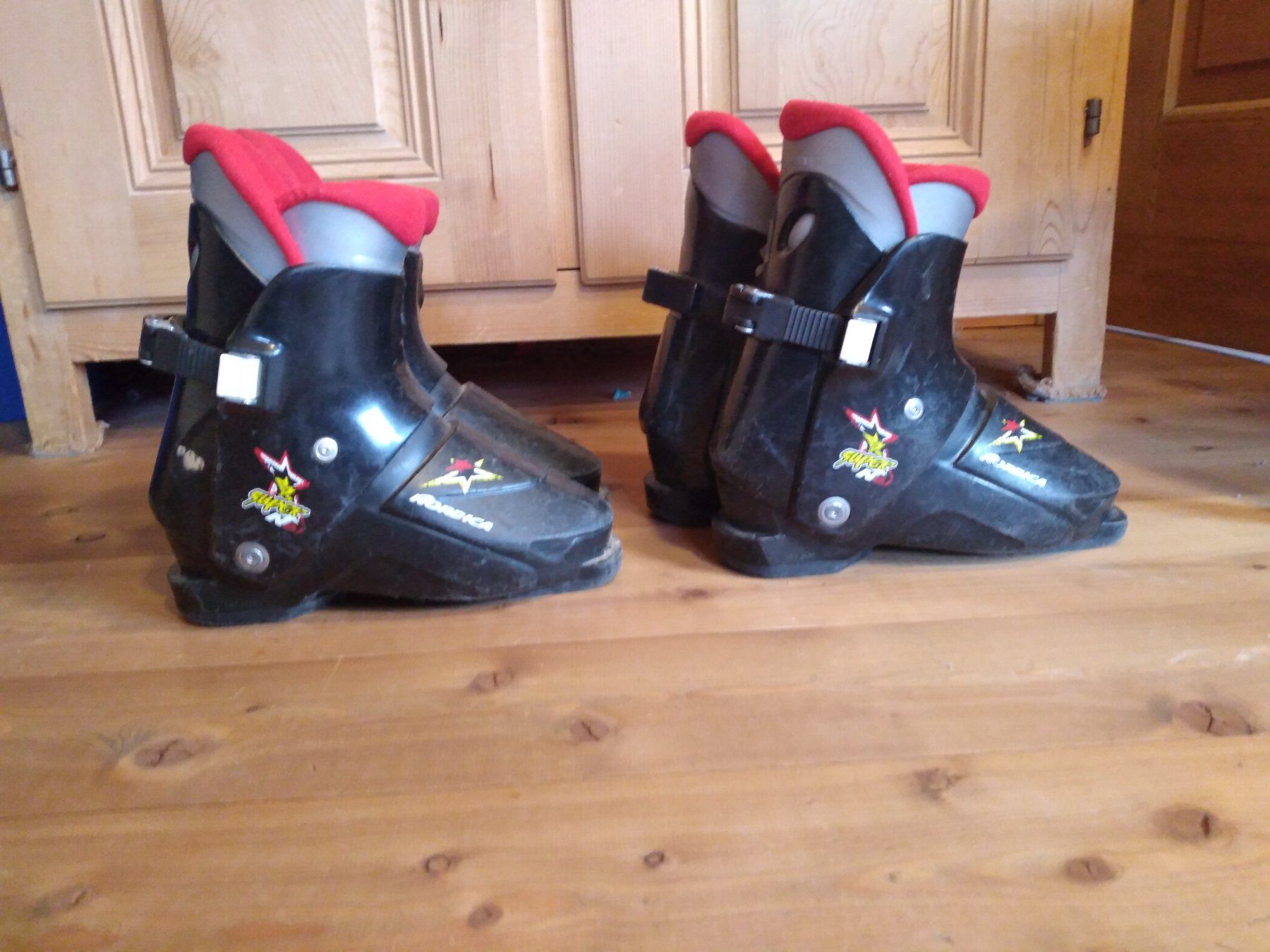 Scarpe da uomo: Skischuhe Gr. 33-34 – Usato da Trun venduto da nora210 2