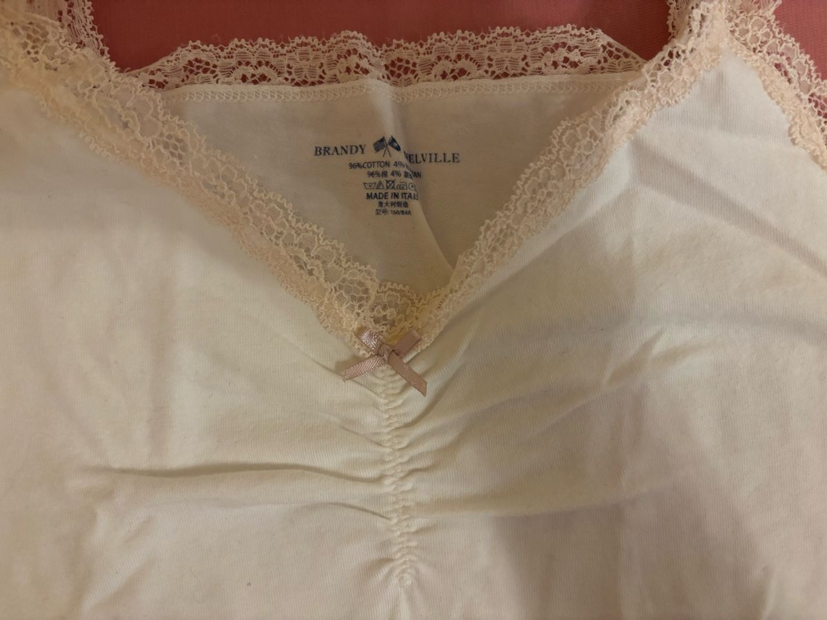 Brandy Melville Top: Brandy Melville Oberteile – Nuovo (secondo la descrizione) da Andelfingen venduto da Good_Quality 3