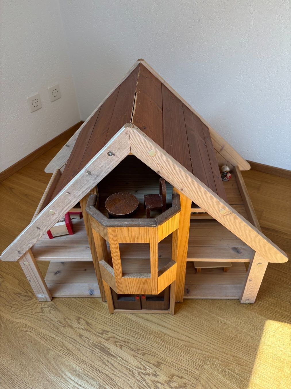 Case e mobili per bambole: Puppenhaus – Usato da Sirnach venduto da j_b_ksl8
