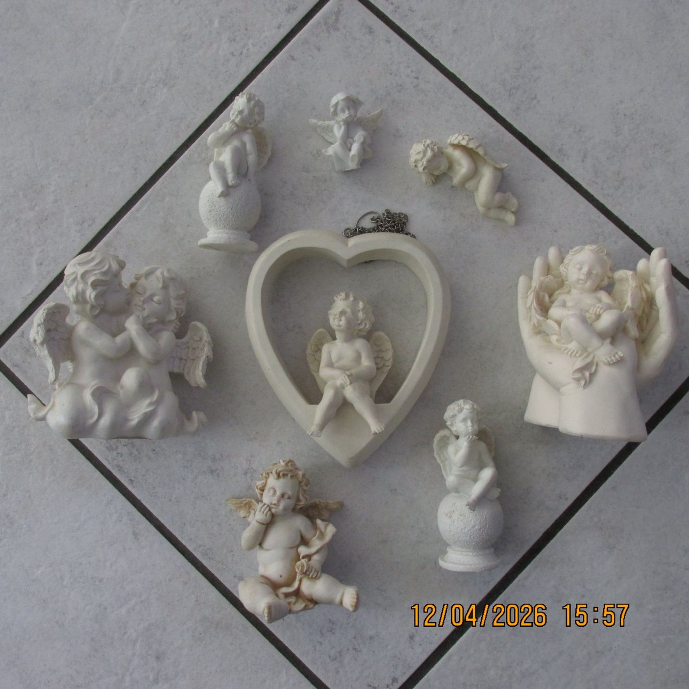Statuette: Engel-Figuren Set, 8-teilig – Usato da Galgenen venduto da Forflowers