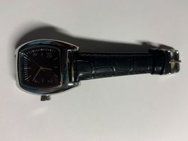 Sehr schön schwarz Damenuhr