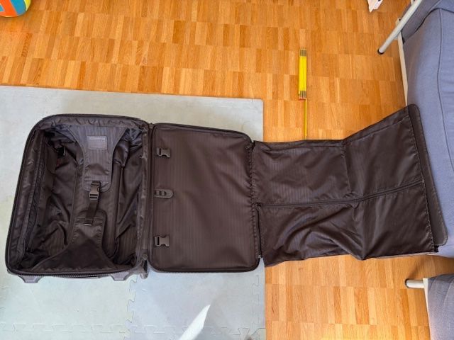 Tumi Valigie: Tumi Kabinenkoffer mit zwei Rollen – Usato da Basel venduto da kimagreggs 4