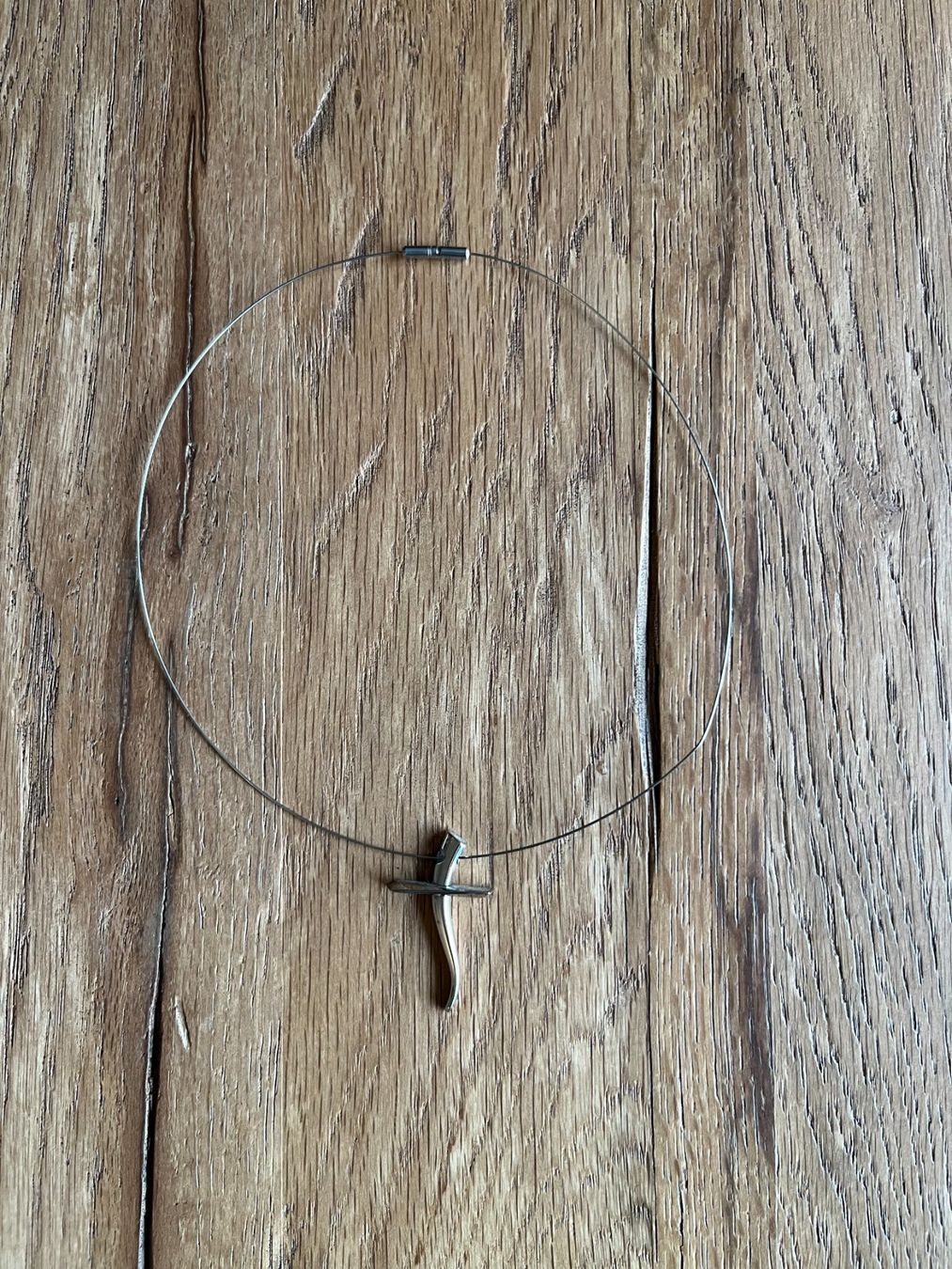 Colliers: Collana Fossil in acciaio con spada/croce – D'occasion à Davesco-Soragno par mel_cf2h