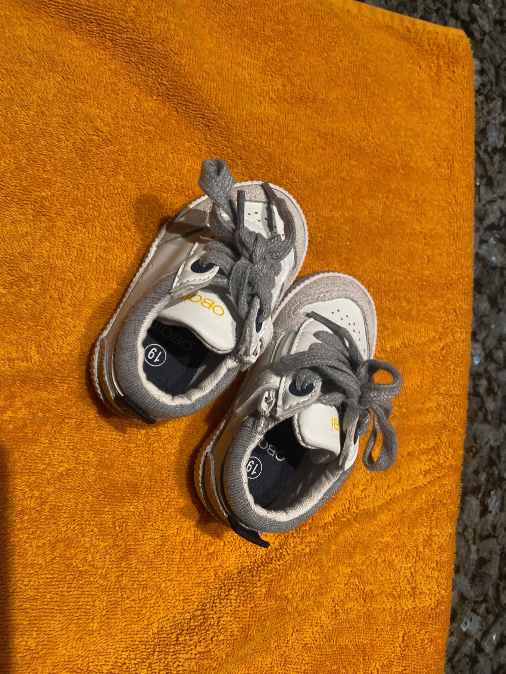 Scarpe per ragazzi: obaibi Leder-Sneakers Grösse 19 – Nuovo (secondo la descrizione) da Allenwinden venduto da Obalu 1