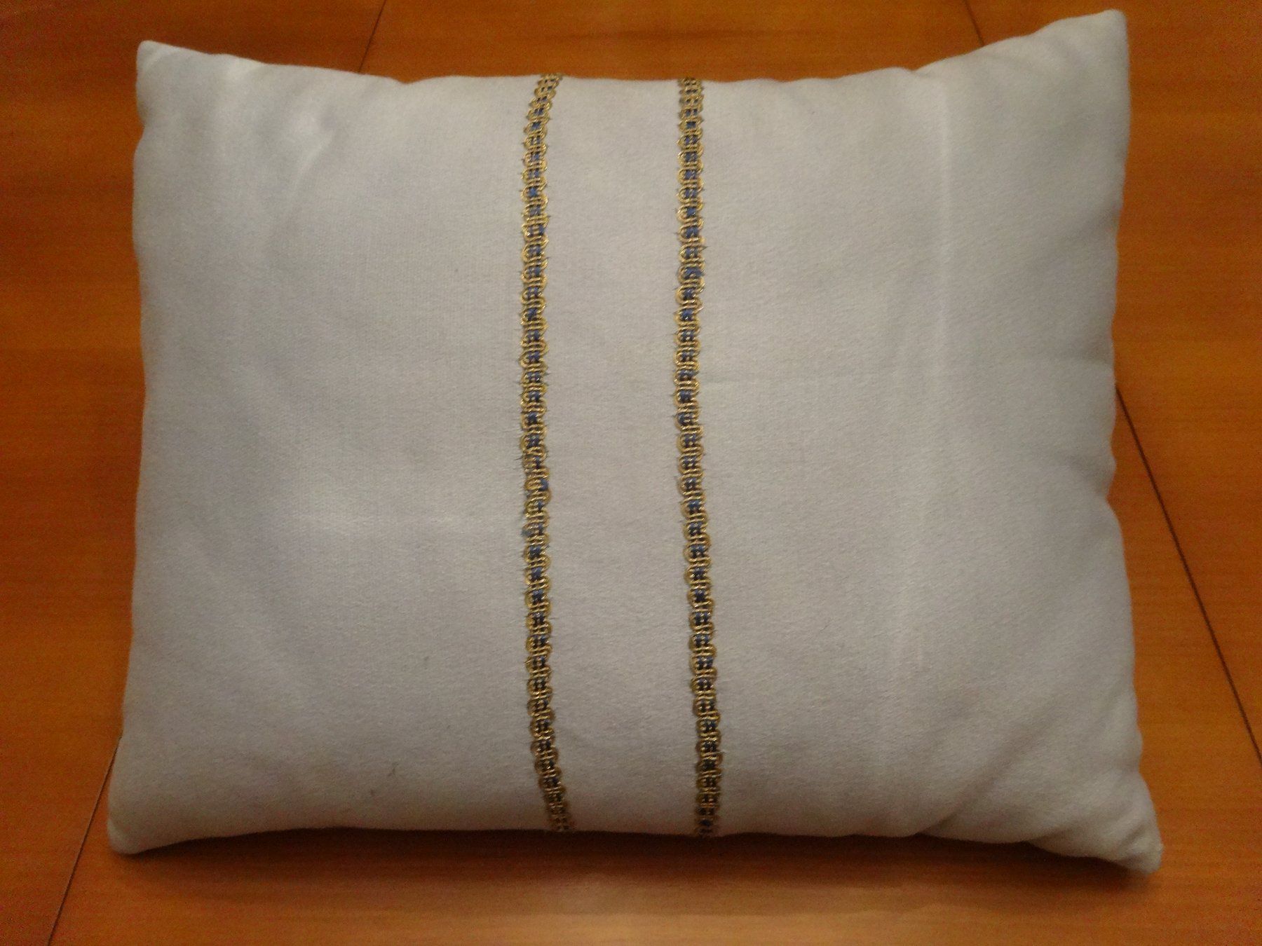 Cuscini: Coussin décoratif - Pièce unique – Nuovo e nell'imballaggio originale da Biel/Bienne venduto da milamila02 3