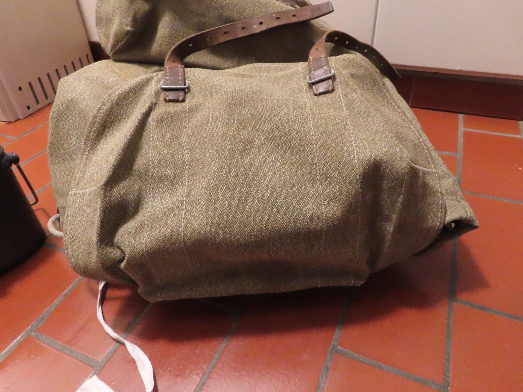 Schweizer Armee Armi bianche: rucksack gamelle feldflasche besteck – Usato da Grenchen venduto da sunflyer01 7