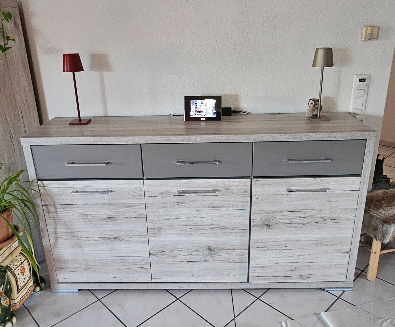 Cassettiere: Vitrine, Sideboard klein, Sideboard gross, Wohnzimmermöbel – Usato da Liestal venduto da RetoZ32 5