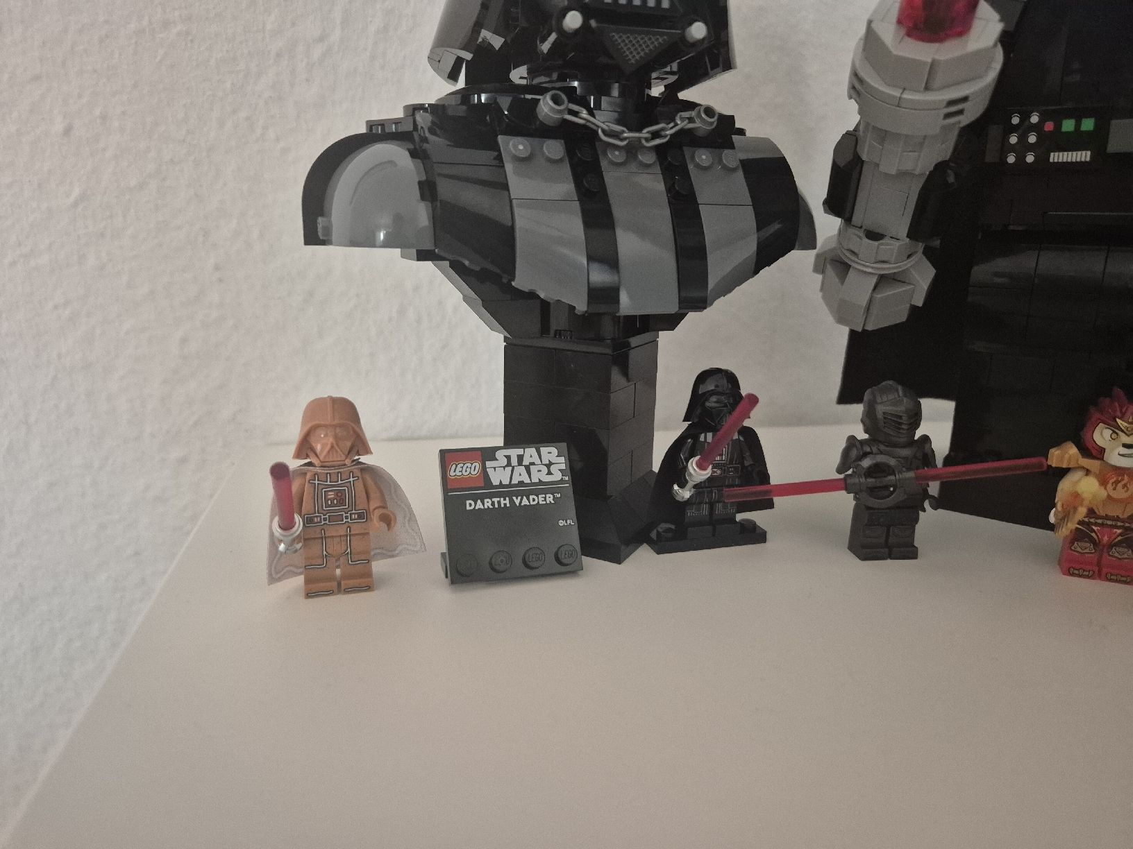 Lego Statuette: Lego Star wars/Chima Sets und Minifiguren – Nuovo (secondo la descrizione) da Neuenhof venduto da Alex5432. 1