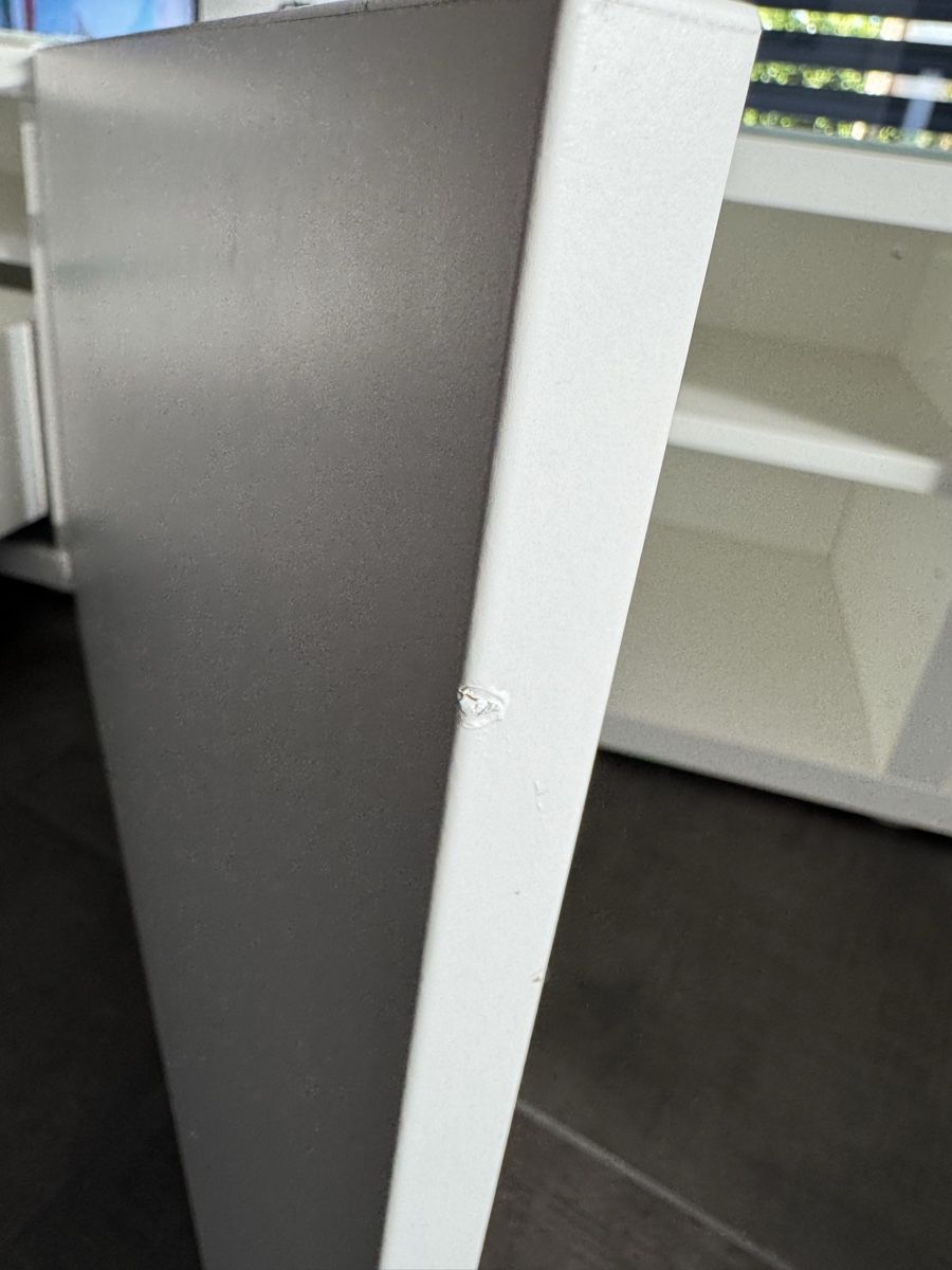 Ikea Mobili TV: Sideboard weiss matt mit Glasoberfläche – Usato da Niederoenz venduto da tronchetta 3