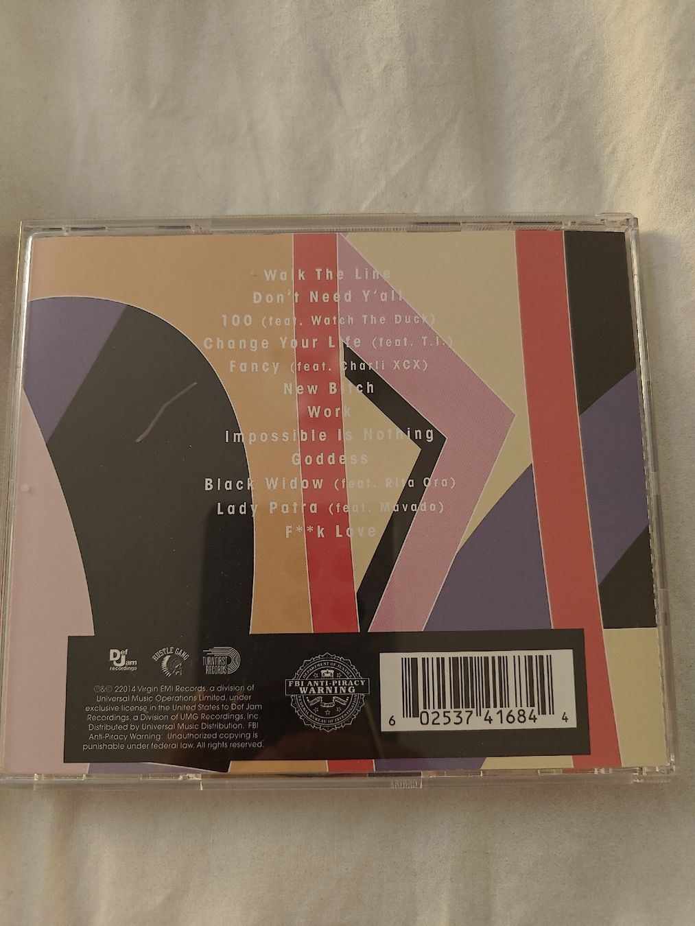 CD: Iggy Azalea - The New Classic CD - Excellent Condition – Nuovo (secondo la descrizione) da Carouge GE venduto da Andelie 1