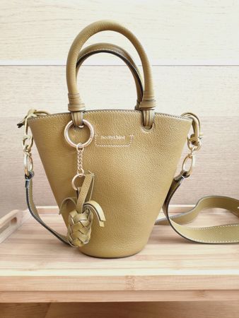 See By Chloé Handtasche gelb mit Anhänger sehr guter Zustand
