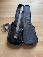 Schwarze Kinder E-Gitarre mit Tasche und Kabel, gute Zustand