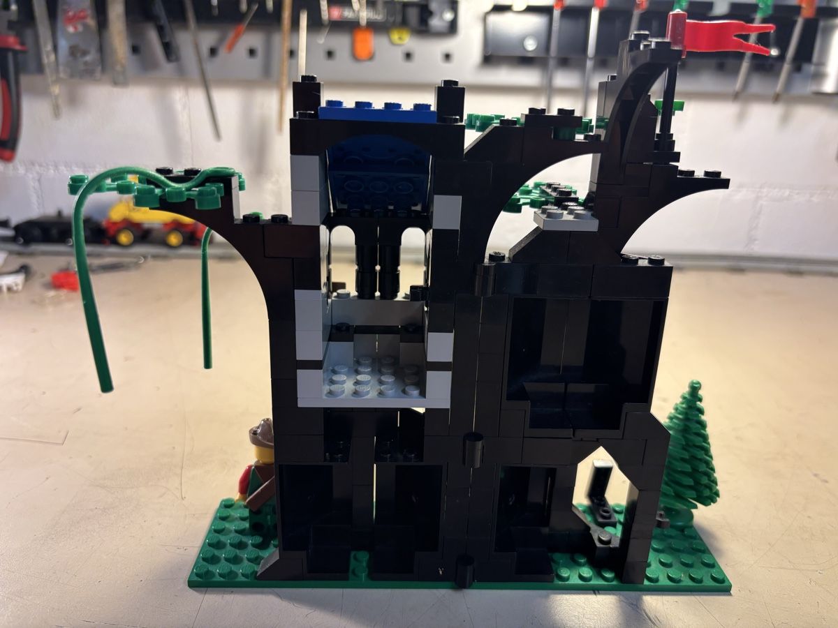Lego Kit di costruzioni: LEGO Forestmen‘s Hideout 6054 – Usato da Möriken AG venduto da Classics16 3