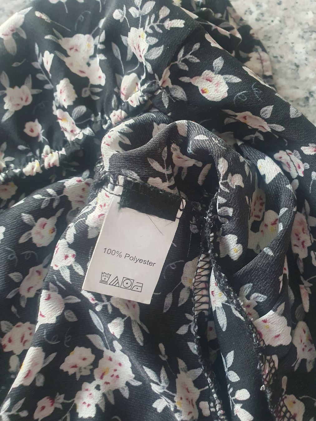 Röcke: Sommer Set: Top + Mini Rock, Blumenmuster, Gr. 34 – Gebraucht aus Moosseedorf von Sonnenschein.. 2