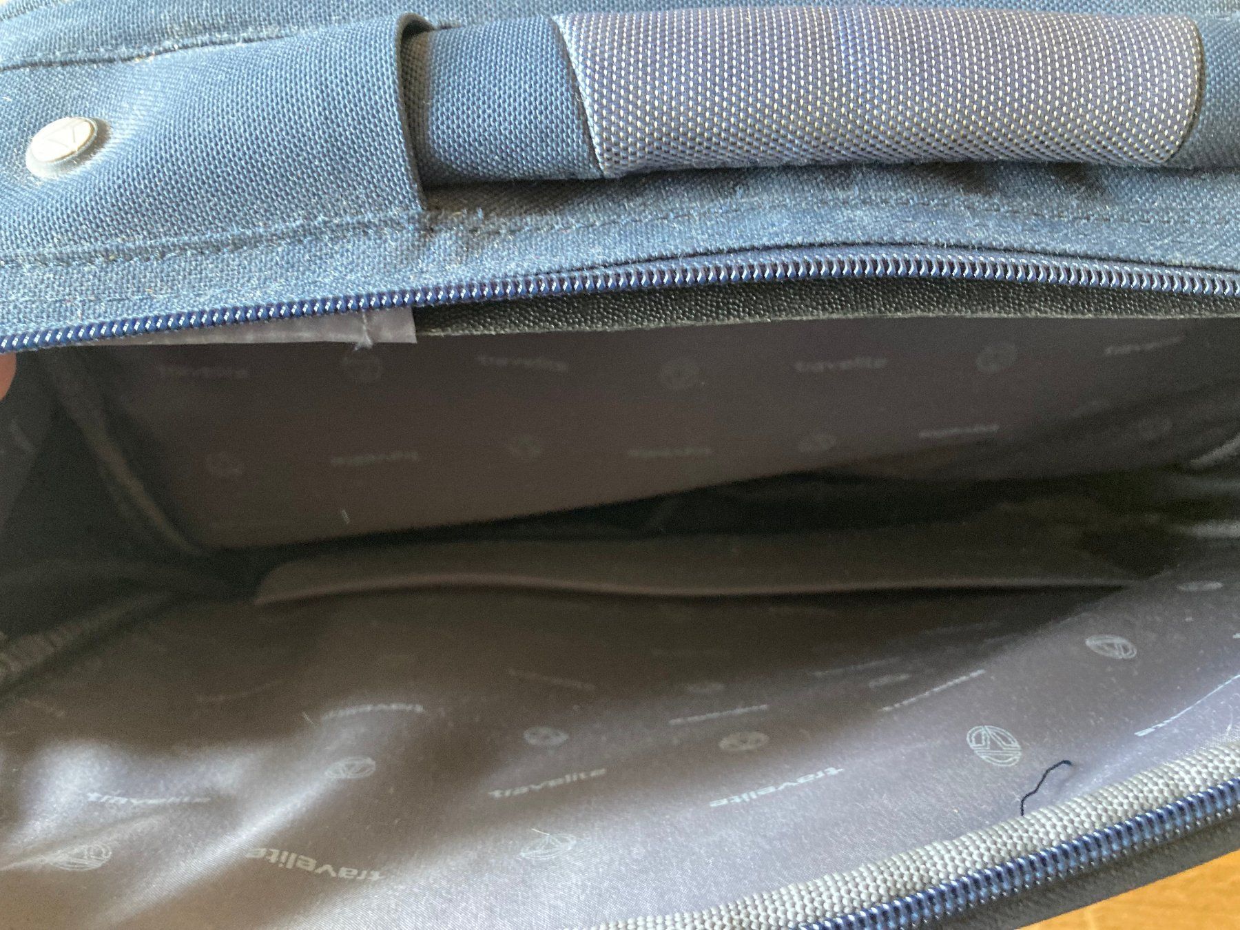 Borse: Reisetasche Laptop CAPRI  - Farbe Marine – Usato da Stäfa venduto da koopjesnu 5