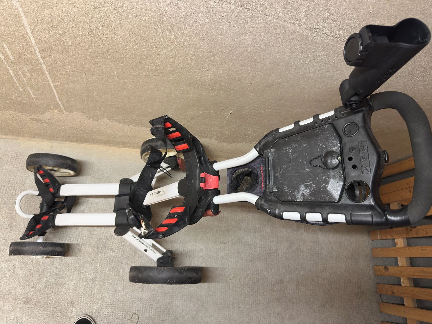 Big Max Trolley: Big Max Wheeler 4-wheel push/pull golf trolley – Usato da Lausanne venduto da brixton 5