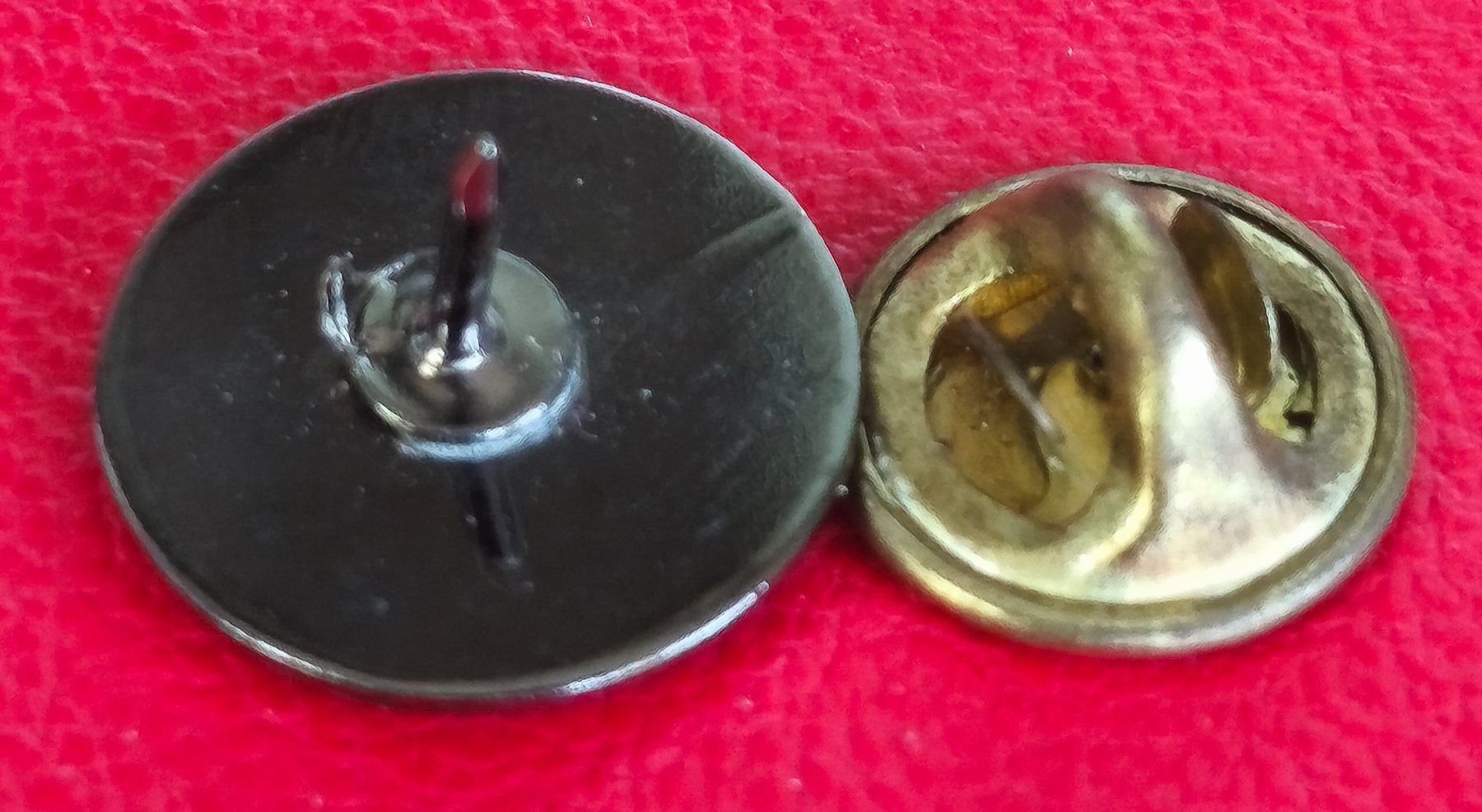 Placchette & Badge: Pin Lucky Strike, fairer Versand – Usato da Zürich venduto da Tanteemma369 1