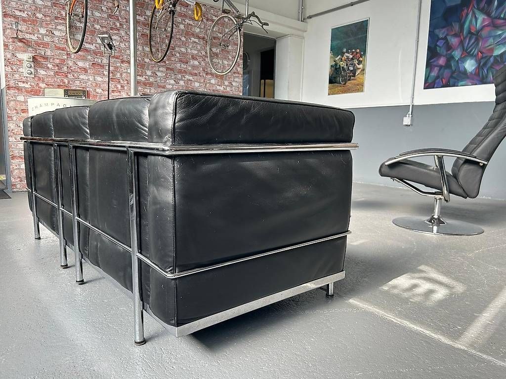 Divani: Replica Divano Cassina Le Corbusier LC2 3 posti – Usato da Melano venduto da ambrotula 2