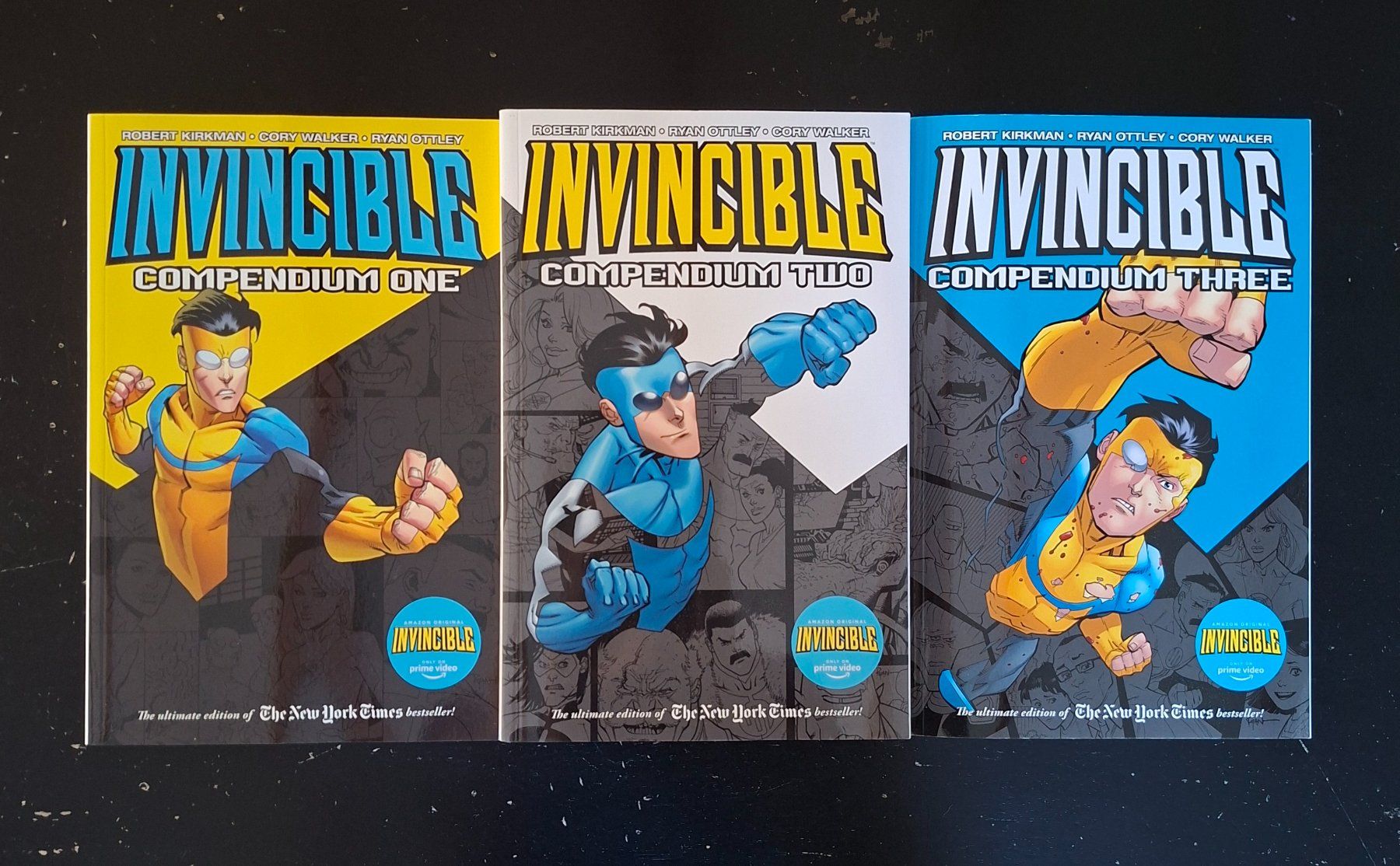 BD: Invincible Compendium  1-3 – D'occasion à Flumenthal par lev_t2xb