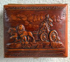 VINTAGE LEDER SCHMUCKSCHATULLE MIT RELIEF MOTIV