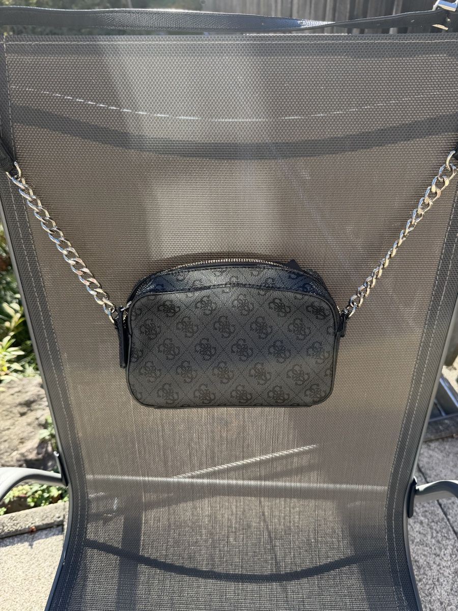 Guess Borse da donna: Guess Camera Bag – Usato da Triesenberg venduto da dom_hd56 3