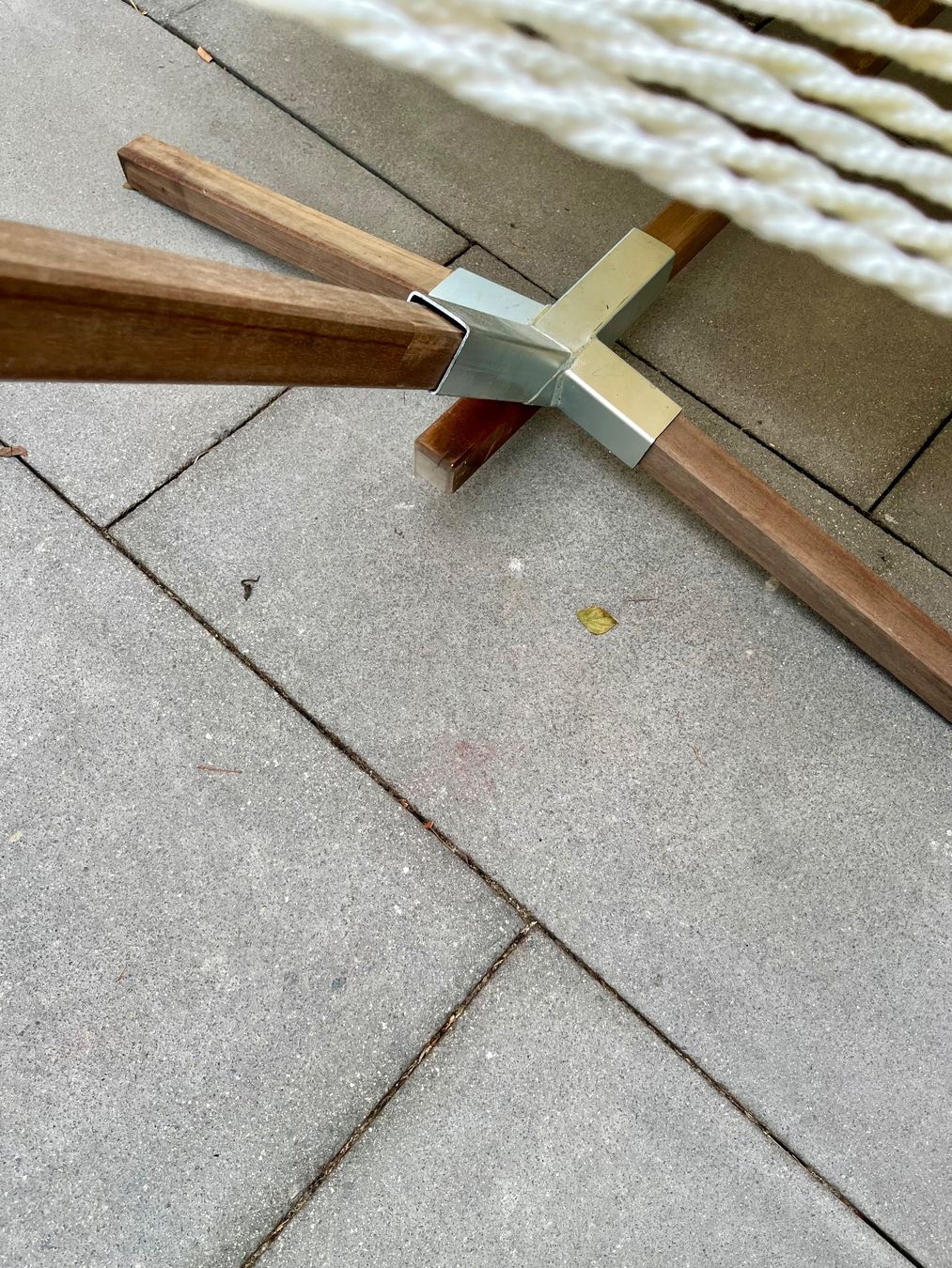 Amache: Hängematte mit Holzständer gestreift – Usato da Rotkreuz venduto da urs_8zbx 2