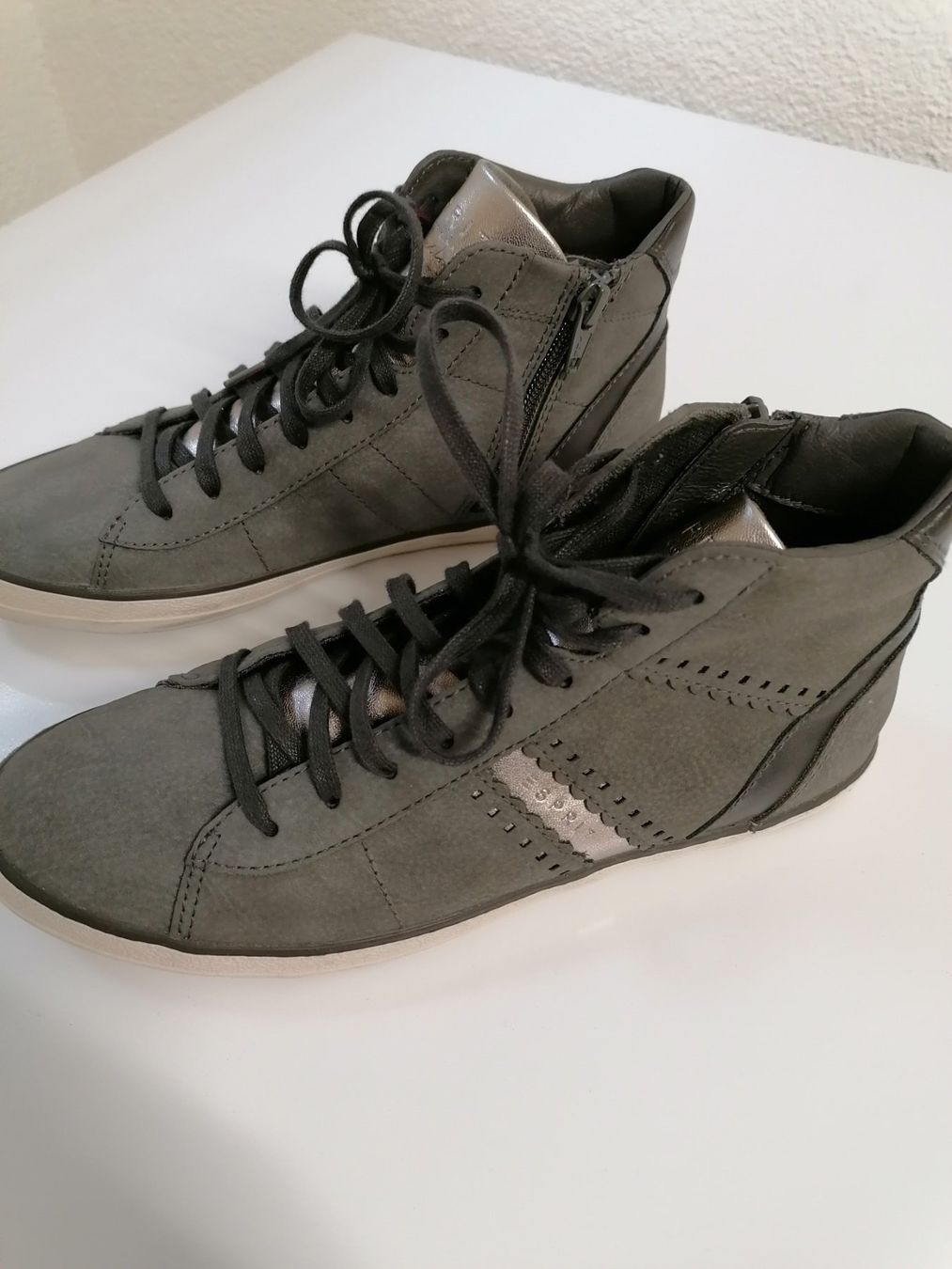 Esprit Scarpe da donna: Sneaker high Esprit – Usato da Pfäffikon ZH venduto da xxmopsxx 2