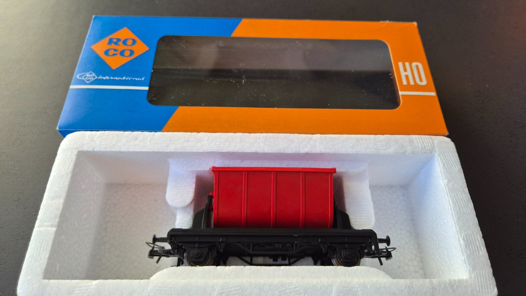 Roco Modellini di ferrovie: Roco 4385A Kipplorewagen H0 DC OVP – Nuovo e nell'imballaggio originale da Huttwil venduto da Tgv03 4