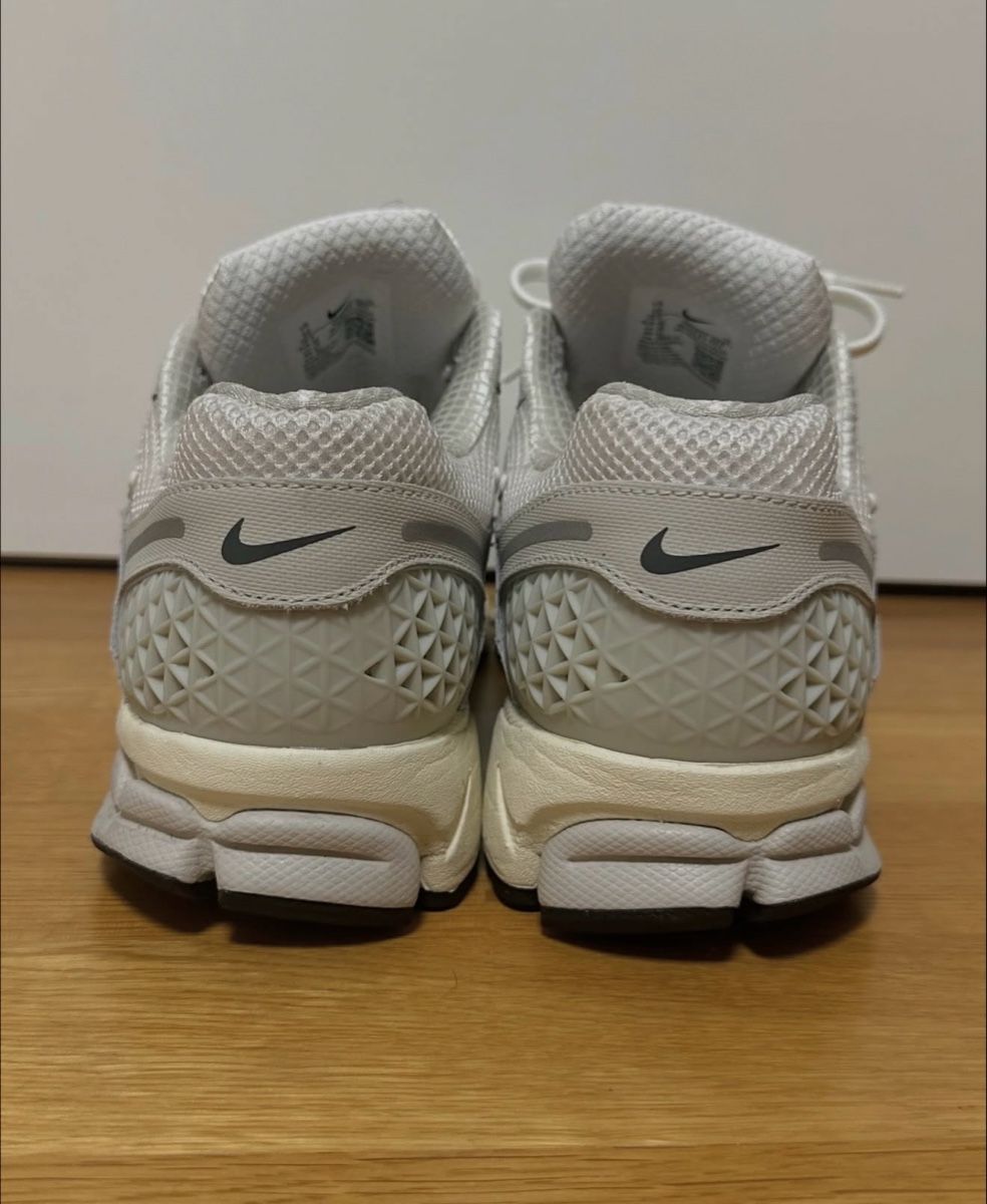 Nike Herrenschuhe: Nike Zoom Vomero 5 "Platinum Tint" – Gebraucht aus Basel von Kevinbuckcards 2