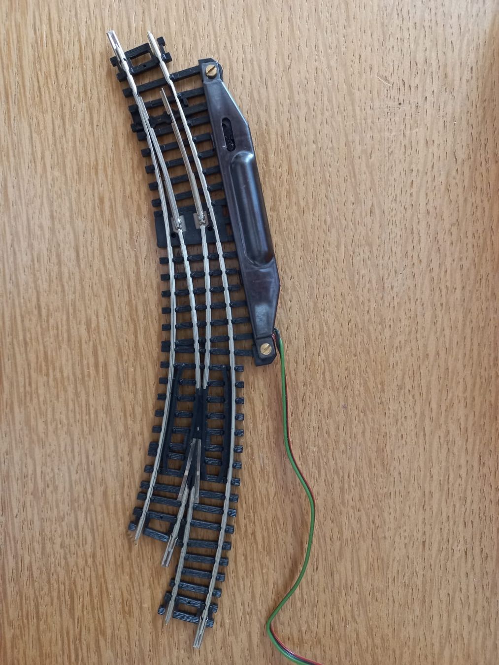 Roco Modellini di ferrovie: Roco N, elektr. Bogenweiche – Usato da aarau venduto da Raschel7 1