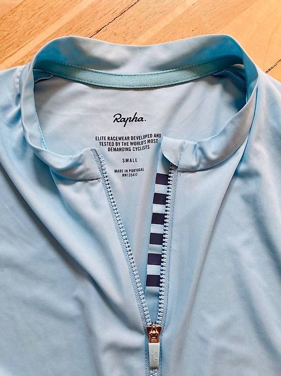 Maillots de corps & Pantalons: Jersey Rapha Proteam Fly Weight Grösse S – D'occasion à Kilchberg ZH par e.bl 1