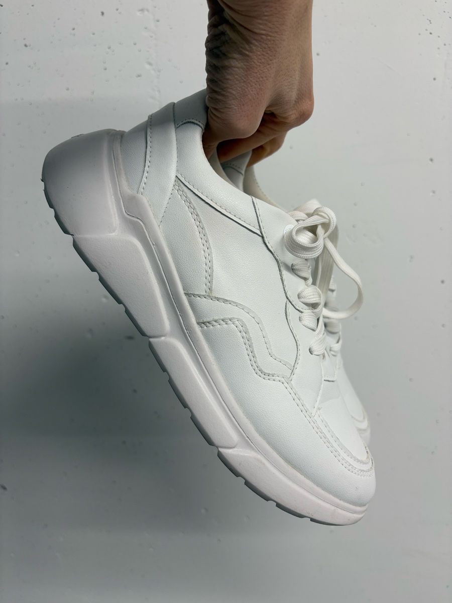 S.Oliver Scarpe da donna: Weisse leichte Sneaker s.Oliver Gr. 38 Turnschuhe – Nuovo (secondo la descrizione) da Regensdorf venduto da secondchancefashion 4
