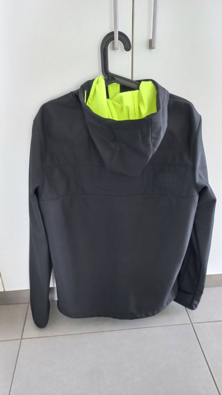 Superdry Jacken: Superdry Windtrekker Softshell Jacke – Neu (gemäss Beschreibung) aus Niederried b. Kall von gabber23 1