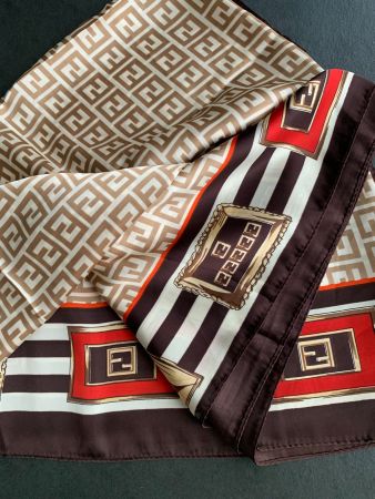 Schal 95 x 190 cm, 100 % Viscose, nie getragen