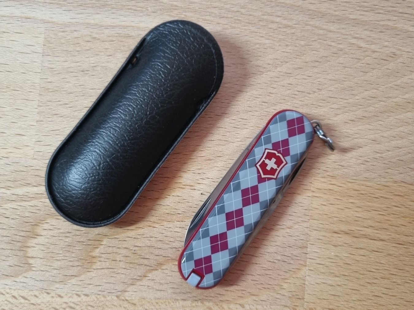 Victorinox Taschenmesser: Victorinox Classic LE 2010 - Argyle - LIMITED – Neu und originalverpackt aus Zollikofen von Gattozzzzz