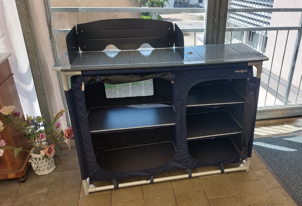 Komplettküchen: Brunner Campingküche mit viel Stauraum - Top Zustand! – Gebraucht aus Kaisten von Aarack