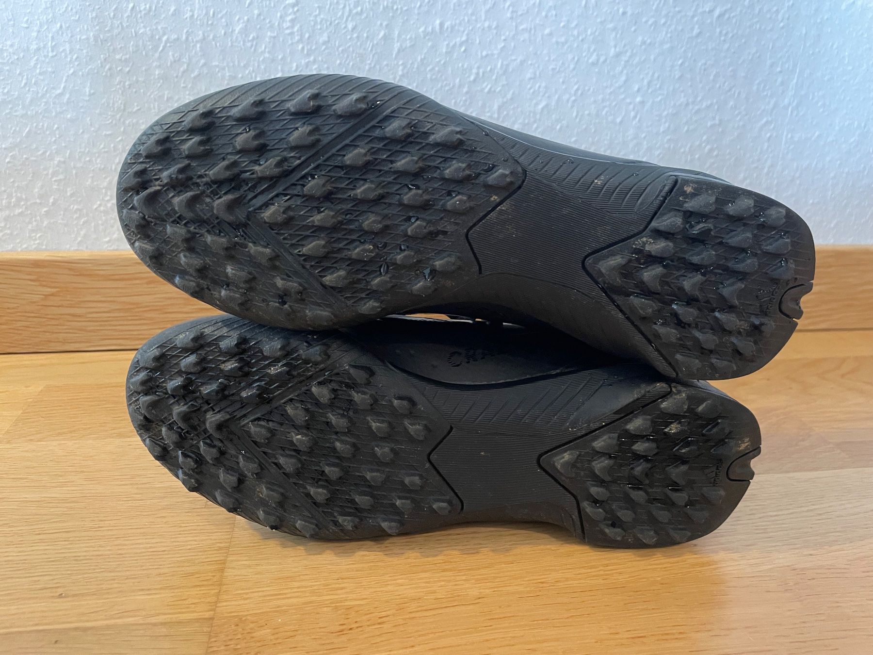 Adidas Scarpe da uomo: Fußballschuhe 35,5 – Usato da Wabern venduto da up2zero 2