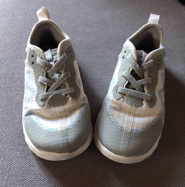 Scarpe per ragazze: Chaussures/baskets fille taille 26 – Usato da Renan BE venduto da atila08 2