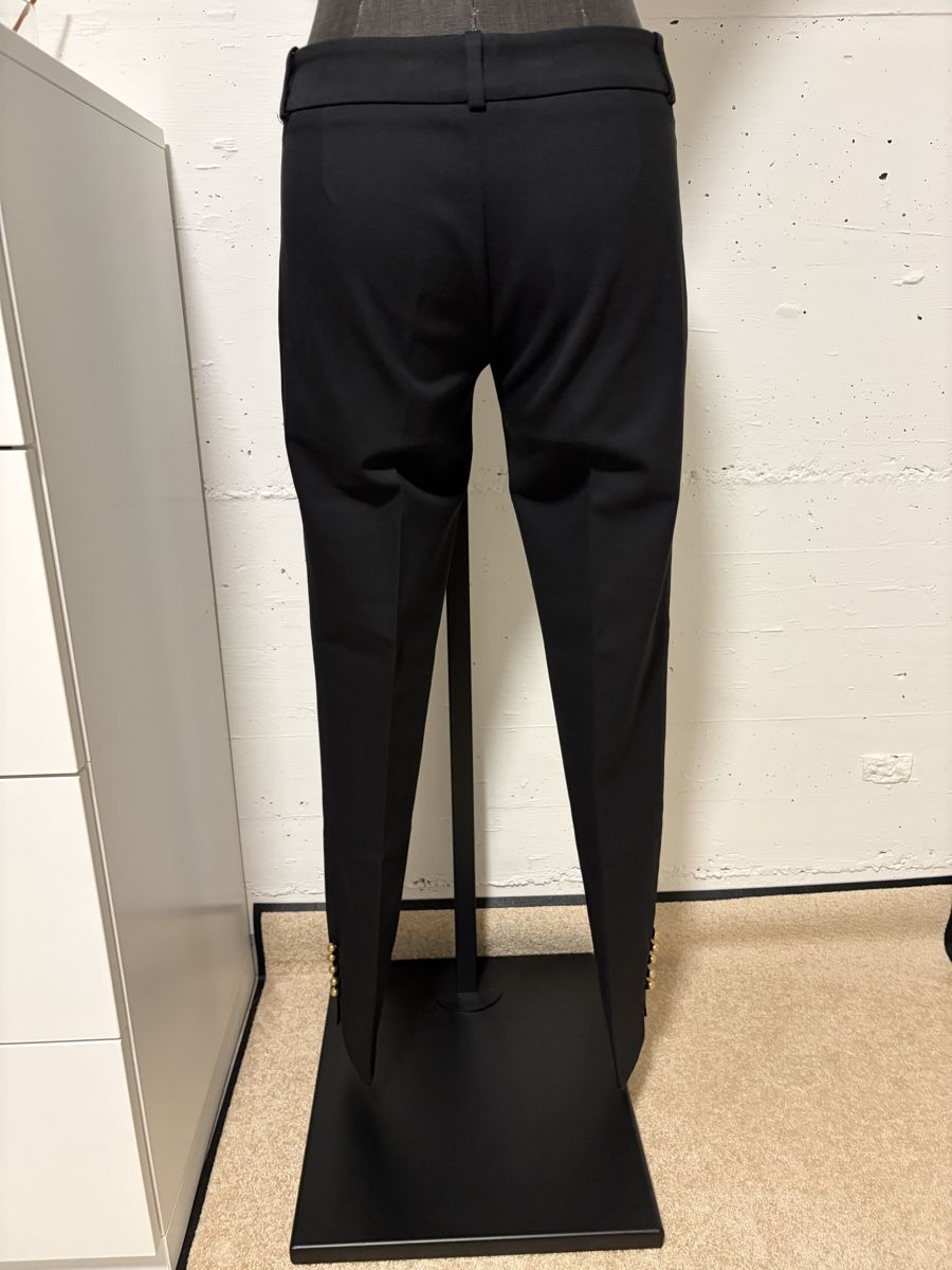 Gucci Pantaloni: Gucci Black Trousers Size 38, Gold Buttons, Spring Ready! – Nuovo (secondo la descrizione) da Sarnen venduto da vik_jw5z 2