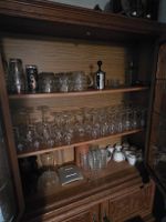 Inhalt Vitrinenschrank diverse Gläser etc. Lot - HAUSRÄUMUNG