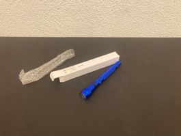 LED Taschenlampe, blau, ca. 17 cm lang, magnetisch