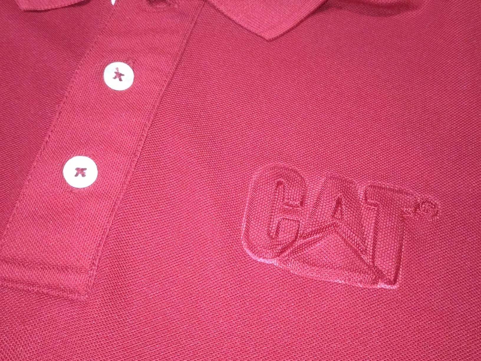 Magliette Polo: Polo CAT bordeaux Taille M, comme neuf! – Usato da Farvagny-le-Grand venduto da LaCaverne 2