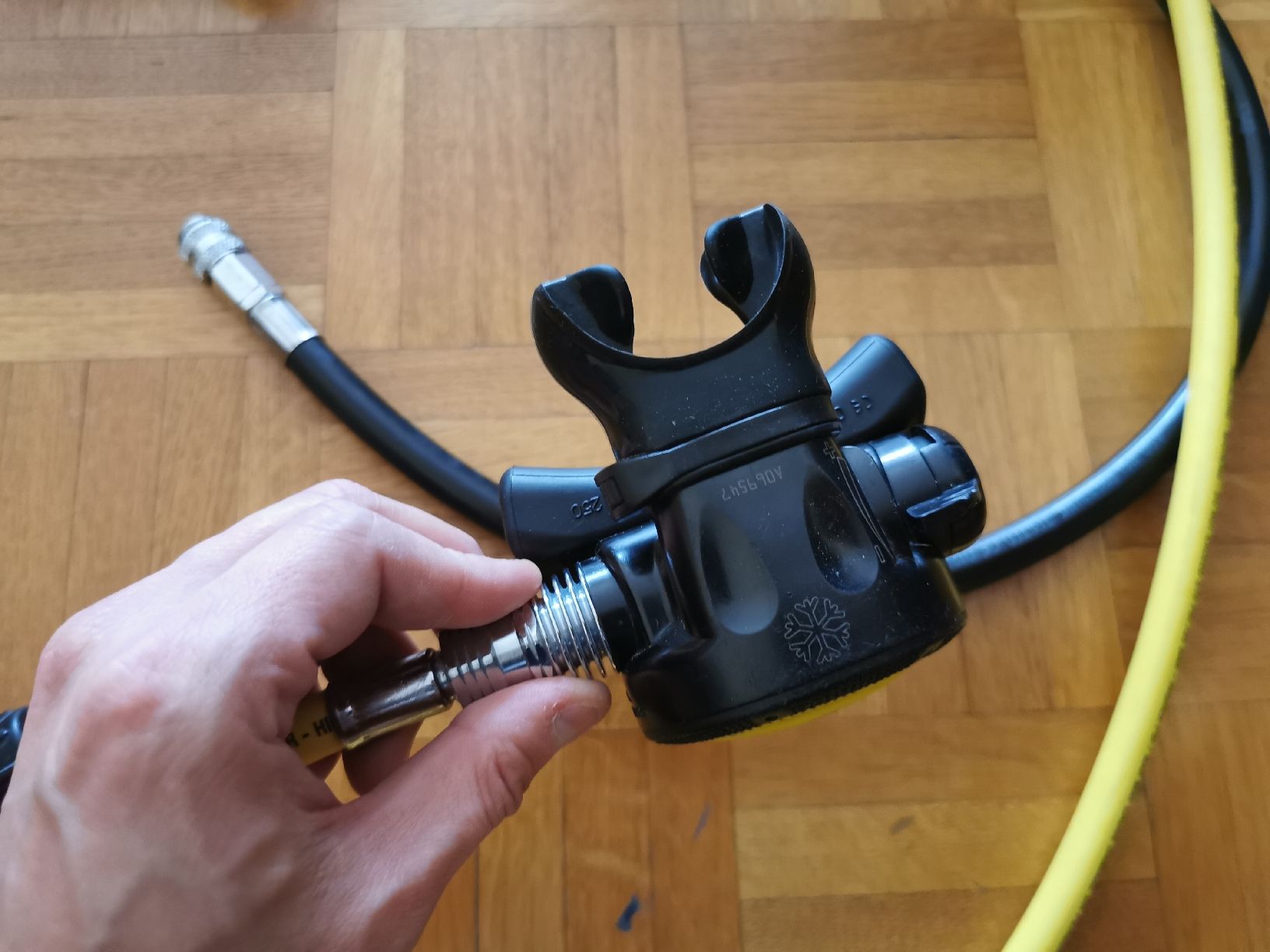 Respiratori & Giubbotti: Kit détendeurs de plongée Aqualung – Usato da Montreux venduto da sme_nw6w 4