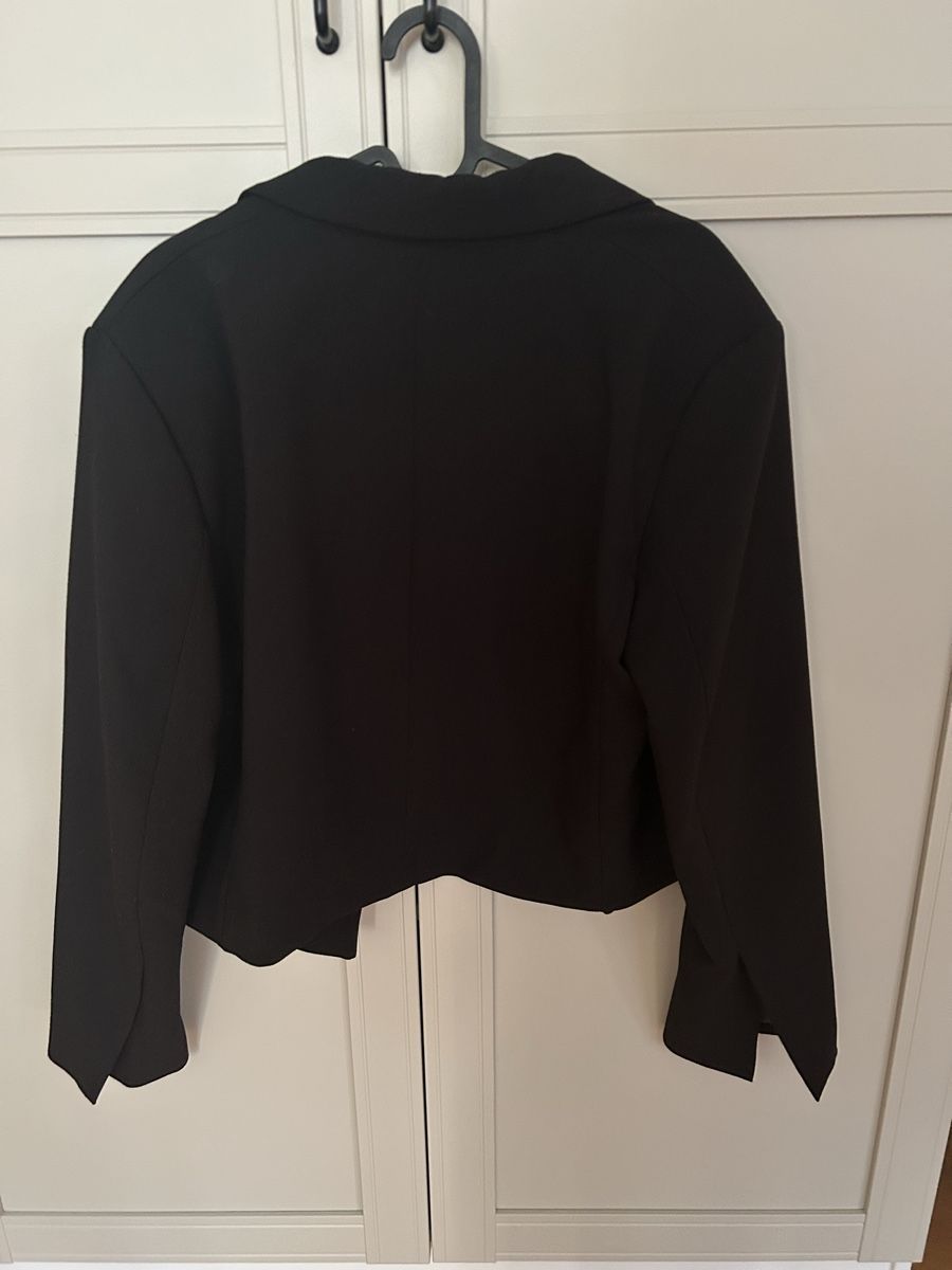 H&M Giacche: Kurzer schwarzer Blazer, H&M, Gr. 44 – Usato da Luzern venduto da bettygreen 2
