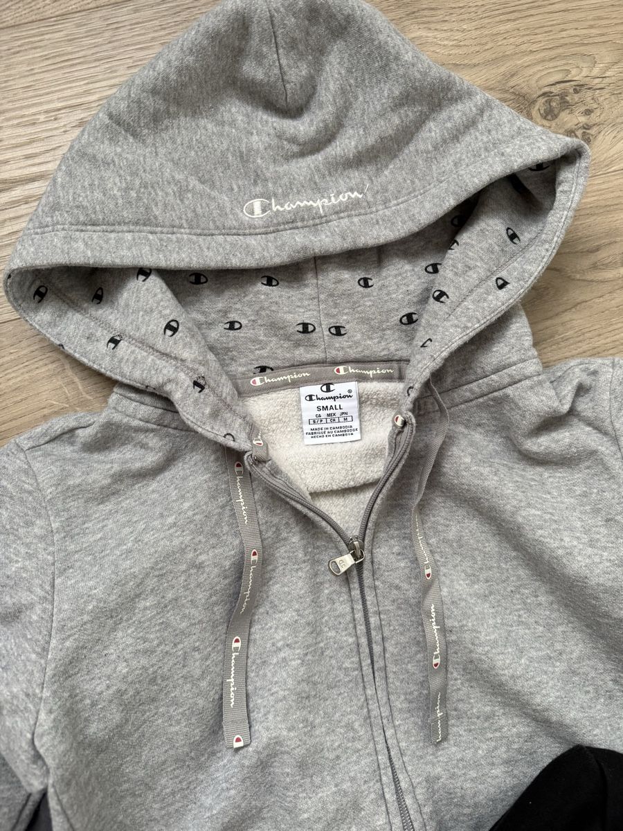 Lotti di vestiti: 4er-Set Hoodies – Usato da Hölstein venduto da leoritav 1
